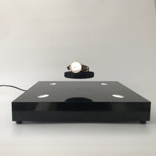 Indlæs billede til gallerivisning Magnetisk levitationsstand som en imponerende løsning til at fremvise kunstdekorationer og andre objekter med elegance og præcision