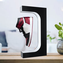 Indlæs billede til gallerivisning Displaystativet tilbyder en problemfri og imponerende præsentation af dine sko, klar til at svæve lige ud af æsken
